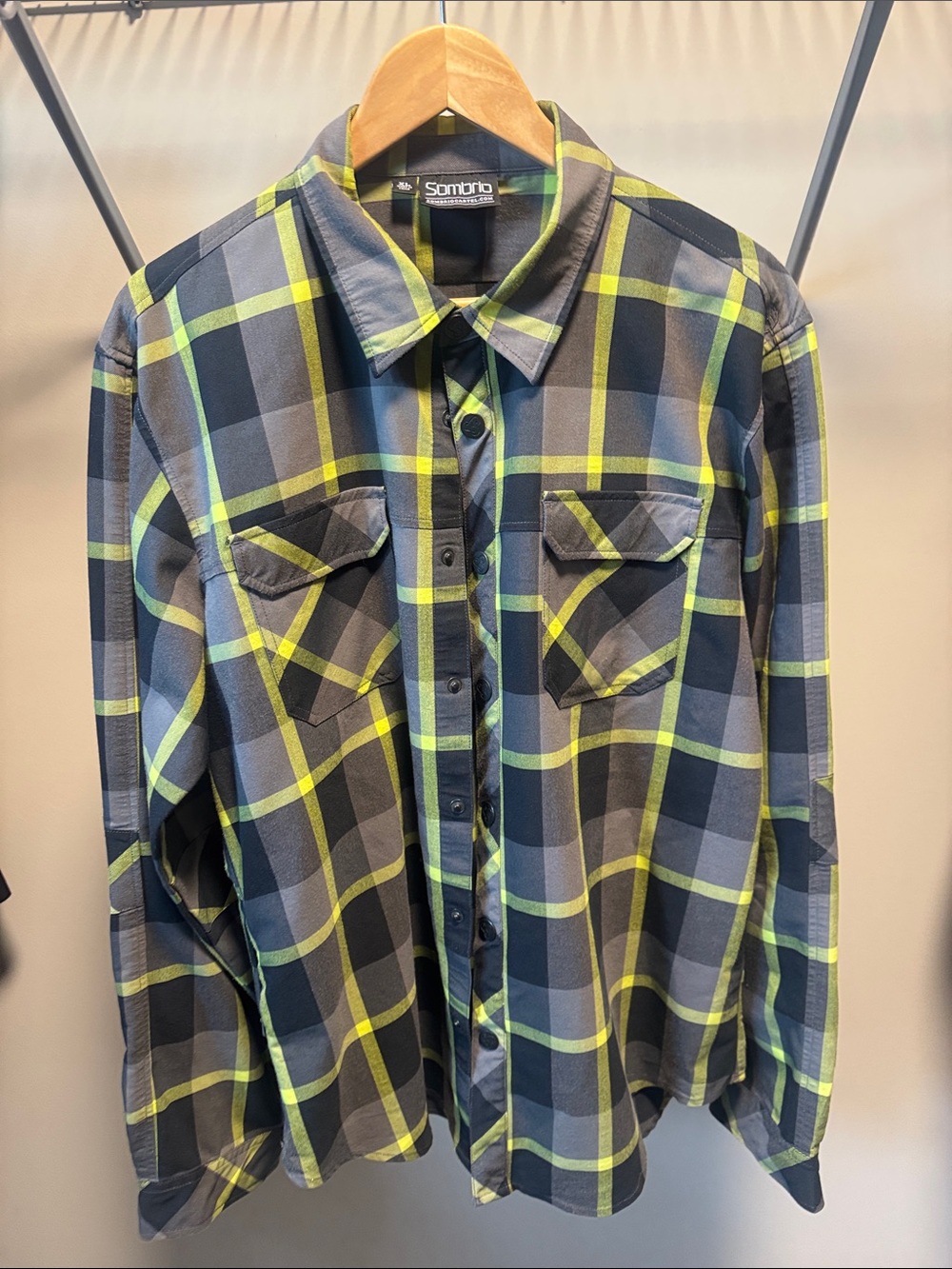 Sombrio Men’s Black and Lime Plaid Casual Button-Down Shirt